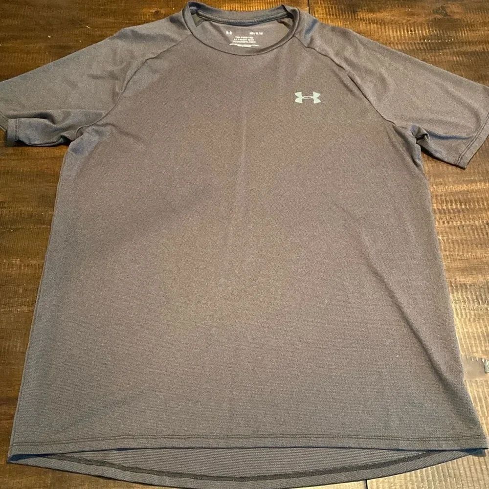 Under Armour Men's Gray T-Shirt The Tech Tee Medium